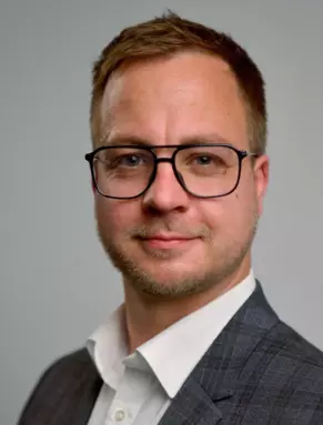 Redakteur des Reports – Dr. Bastian Siegert