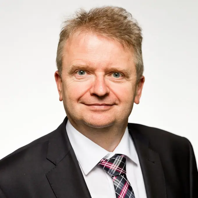 dimitri-speck.webp Redakteur des Reports – Dimitri Speck